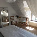 Le Clos Pontillon - فندق مبيت وإفطار 3*