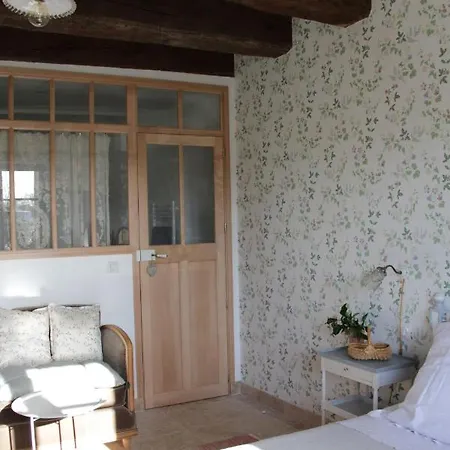 לינה וארוחת בוקר Le Clos Pontillon -